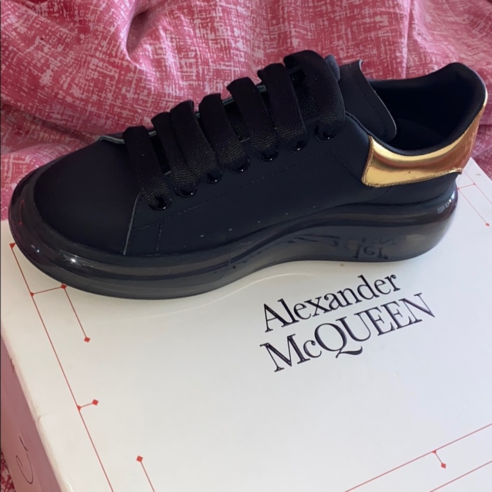 Oversized Black Nd gold Alexander McQueen